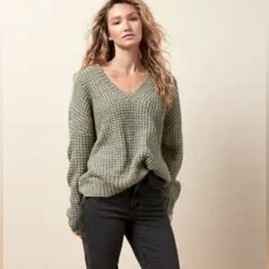 🤩HOST PICK🤩 American Eagle/ Whoa So Cozy/Waffle knit/Oversized sweater/Size US S